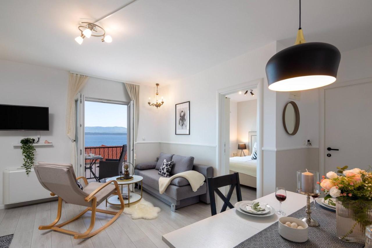 Apartments Valentina Bol Bagian luar foto