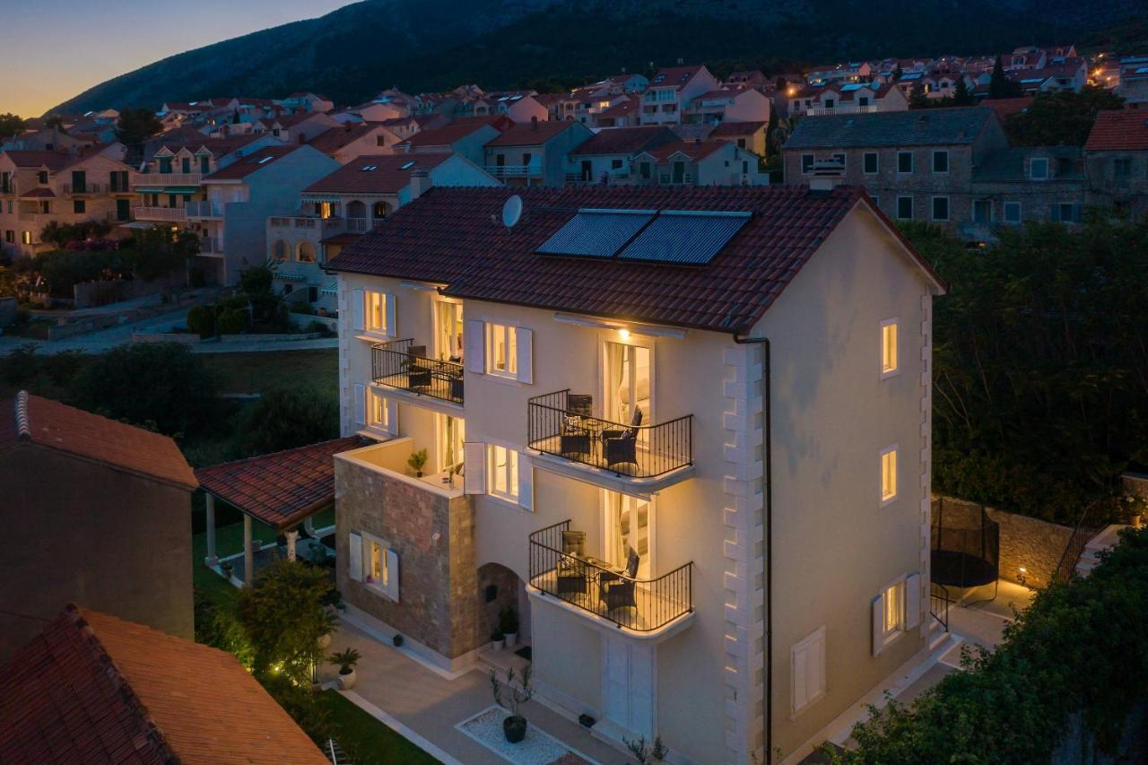 Apartments Valentina Bol Bagian luar foto